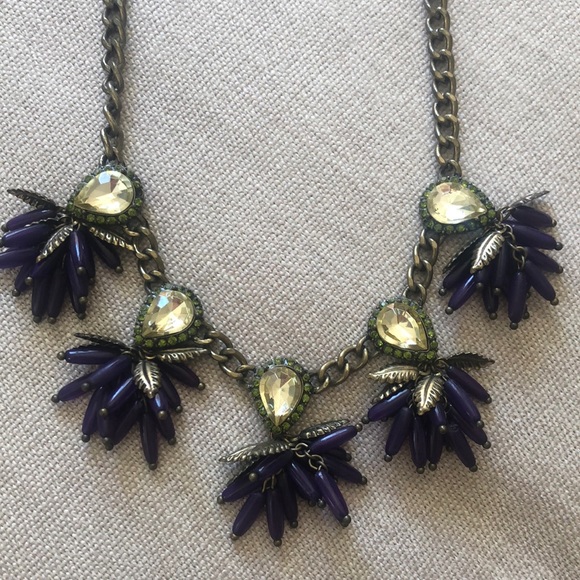 Anthropologie chunky purple beaded necklace ✨